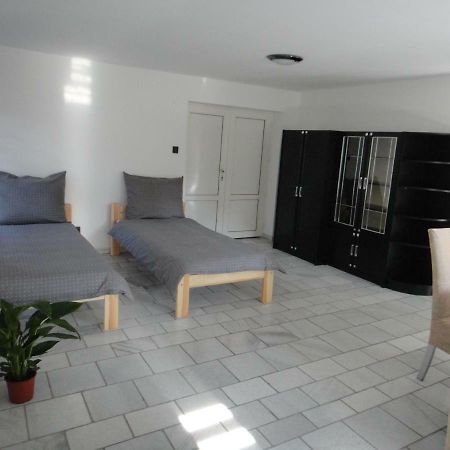 Appartement Liliom à Szeged Extérieur photo