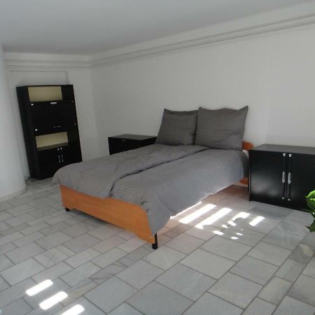 Appartement Liliom à Szeged Extérieur photo
