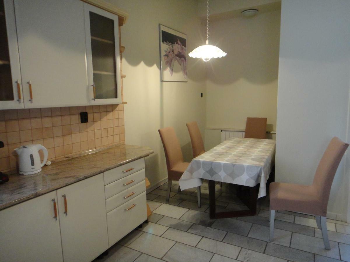 Appartement Liliom à Szeged Extérieur photo